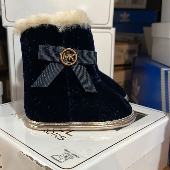 Michael Kors Baby Sweet Infant Booties Boots Shoes velour navy new Girls Size 2 - Picture 2 of 10